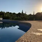 Villa Milagro - 3 Bedroom Style With Pool Near Golf Course/beaches - Air Cond. *