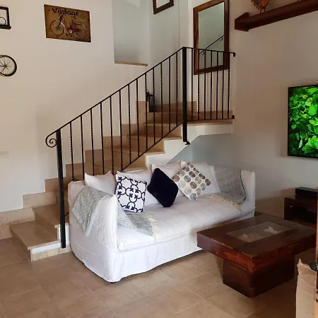Marina Milagro 3 Bedroom Style With Pool Near Golf Course, Beaches, Air Cond *