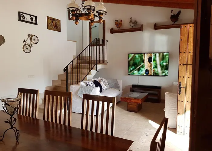 Villa Milagro - 3 Bedroom Style With Pool Near Golf Course/beaches - Air Cond.